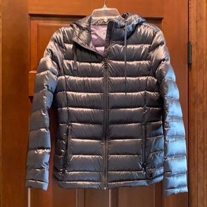 Lightweight Andrew Marc down puffer hooded jacket